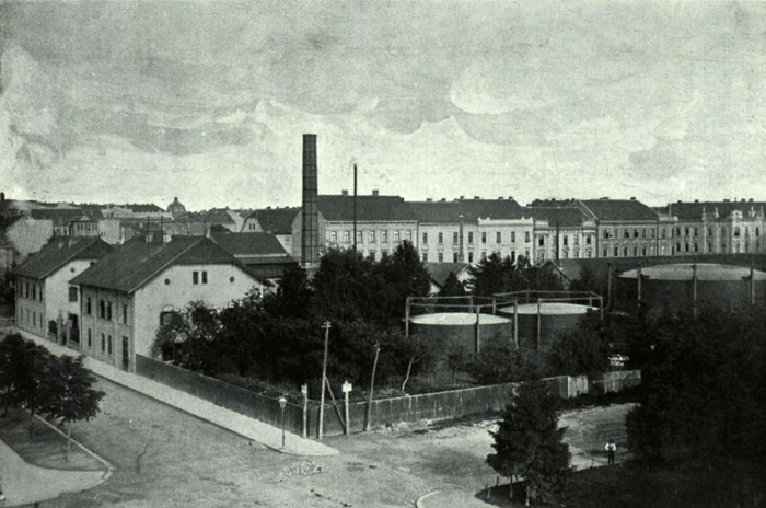 Gundulićeva ulica 1892. godine. Stara gradska plinara- ugao Hebrangove i Mažuranca